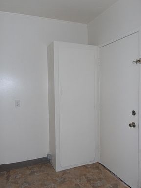 4th image of 105 Parkway Ave