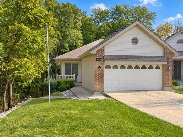 2715 NE 74th St, Kansas City, MO 64119