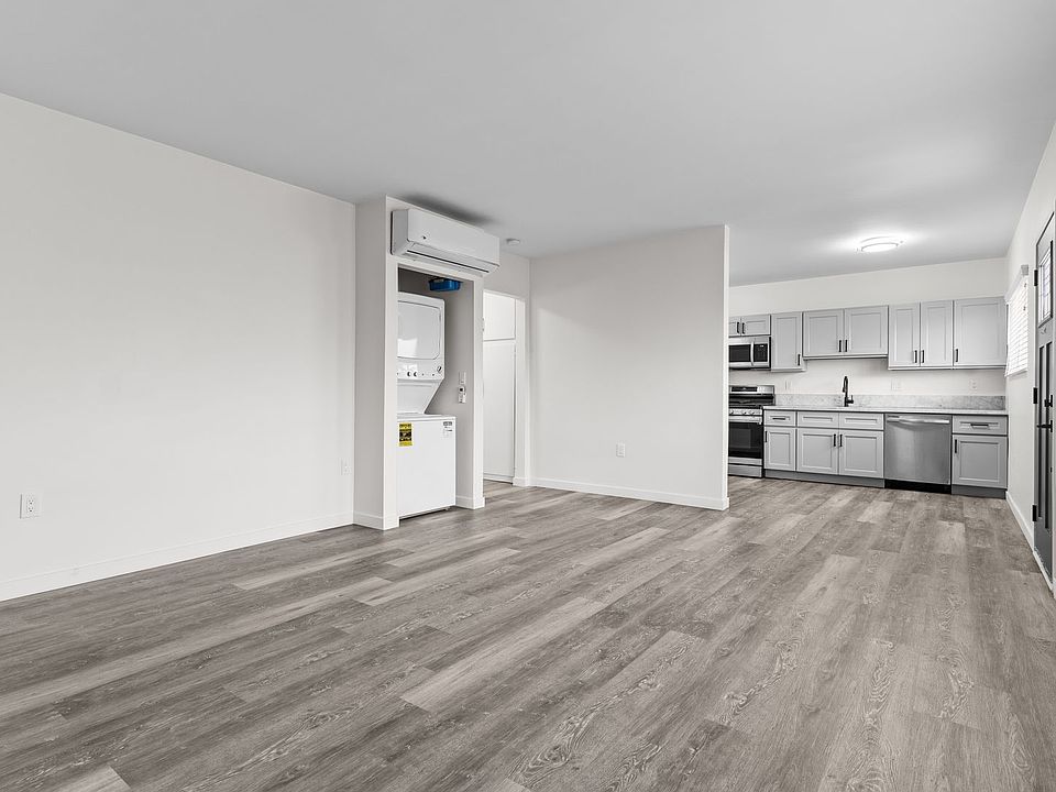 1st image of 15301 Prairie Ave APT 6