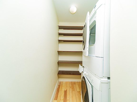 2nd image of 1728 E 19th St APT 4A