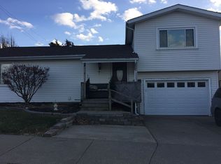 2724 Creve Coeur Mill Rd, Maryland Heights, MO 63043