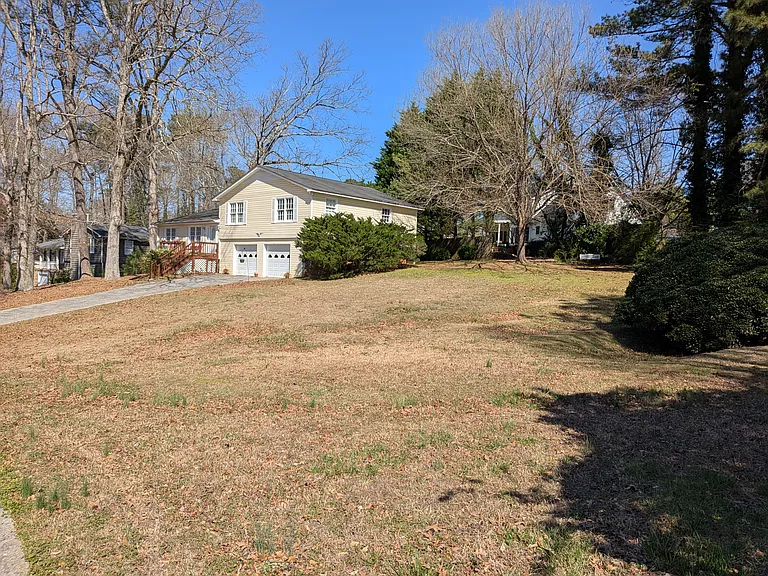 1930 Beaver Brook Ln NE — Photo 2