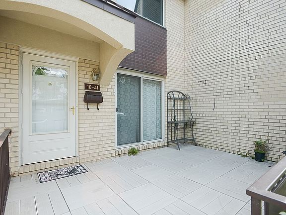 3rd image of 18-39 215th St Unit Townhouse 15