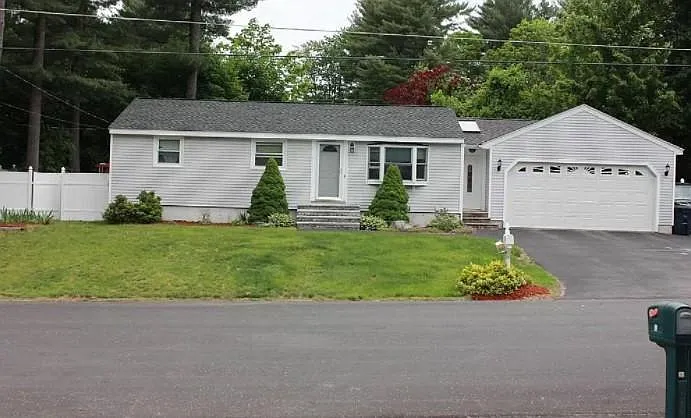 3 bed, 1560 sqft, $2,950 — Photo 1