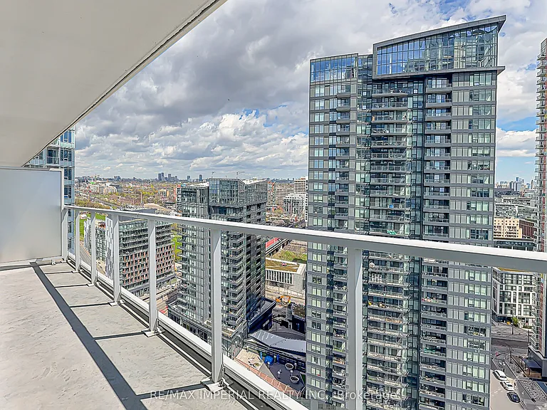17 Bathurst St #2707 — Photo 31