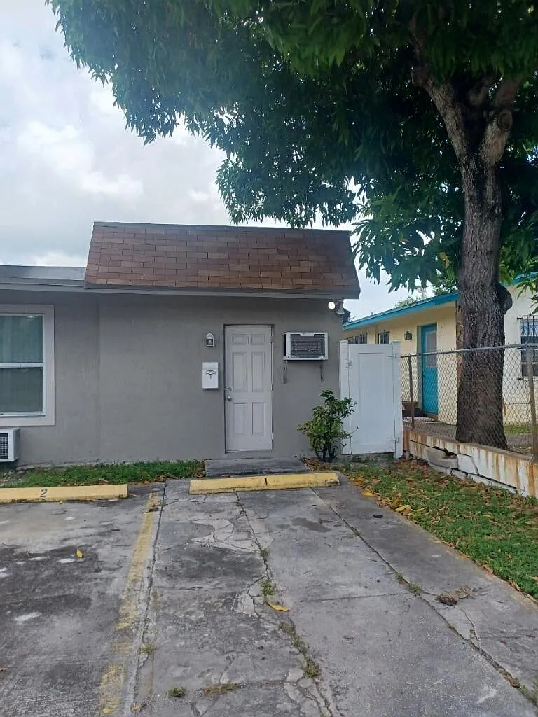 1 bed, 1.0 bath, 650 sqft, $1,700 — Photo 4
