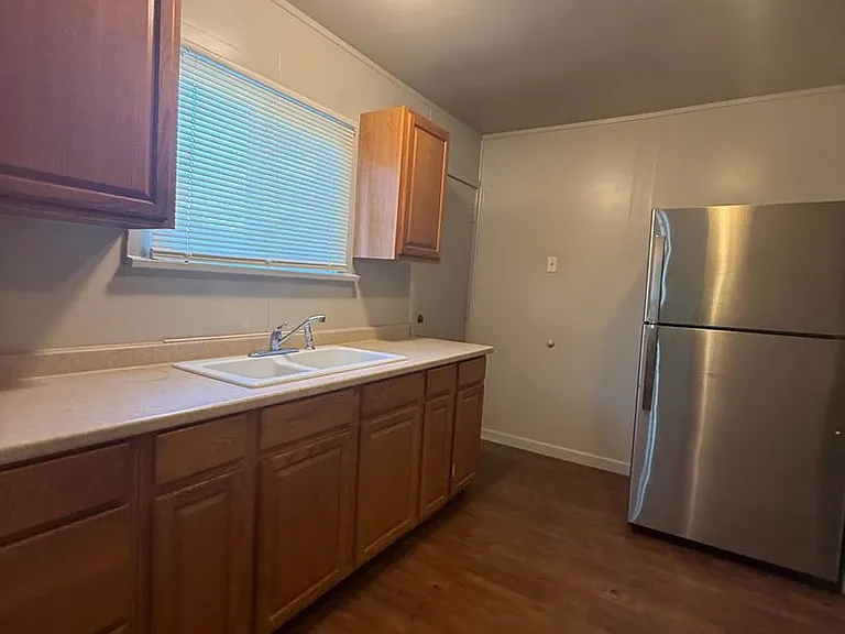 621 Philippine St — Photo 5