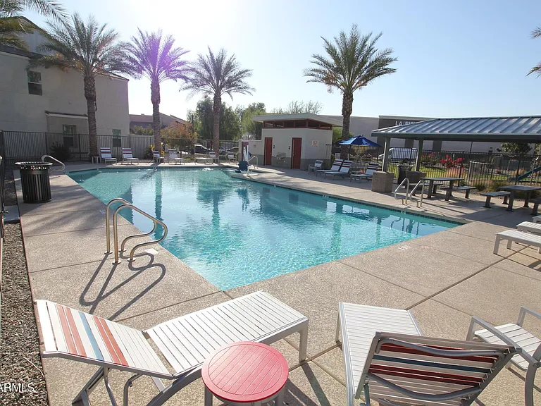 2215 W Harmont Dr — Photo 19