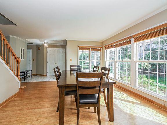 3rd image of 315 Lynwood Cir