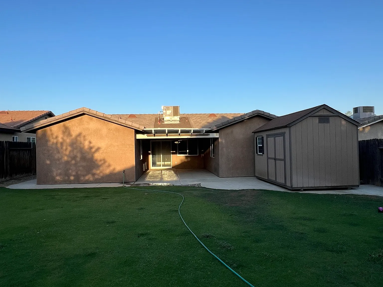 4 bed, 1348 sqft, $2,300 — Photo 2