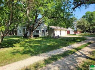 5018 300th St, Sheldon, IA 51201