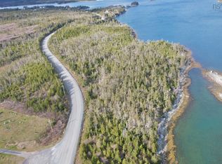 8 S Shore Rd, Lunenburg, NS B0J 2C0