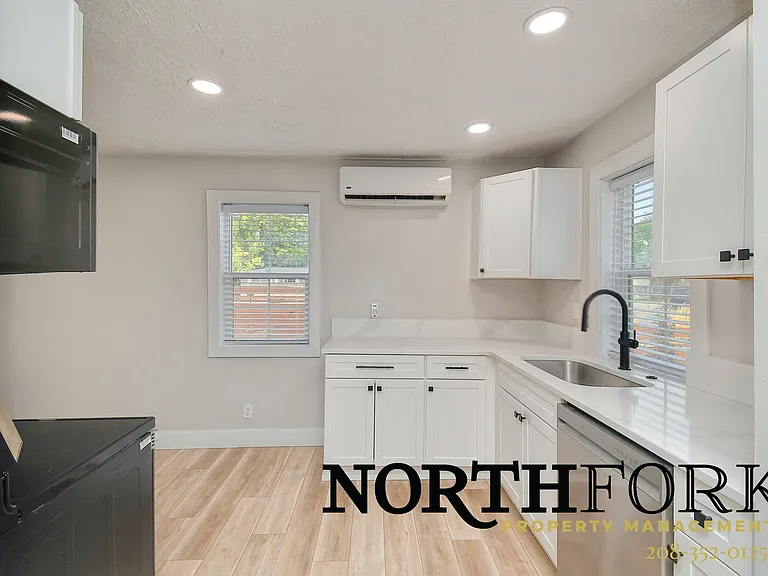 2479 N Maple Grove Rd — Photo 5