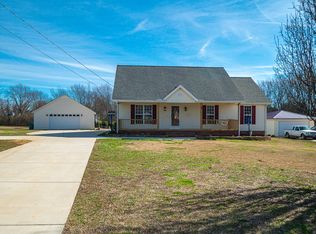 12 Amberwood Rd, Fayetteville, TN 37334