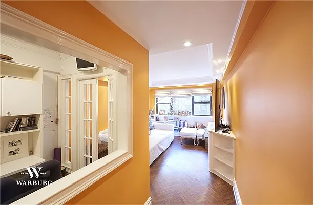 Sold by Warburg | media 7