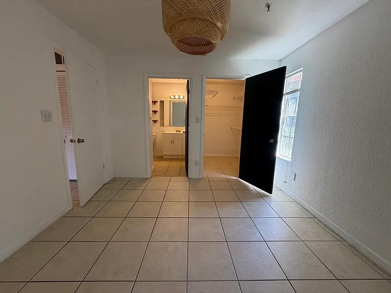 224 Afton Sq #108 — Photo 12