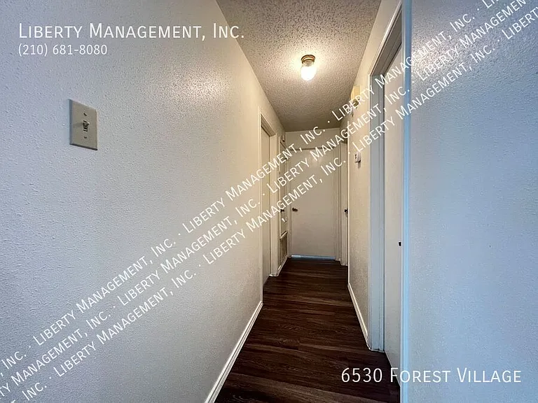 6530 Forest Vlg — Photo 15