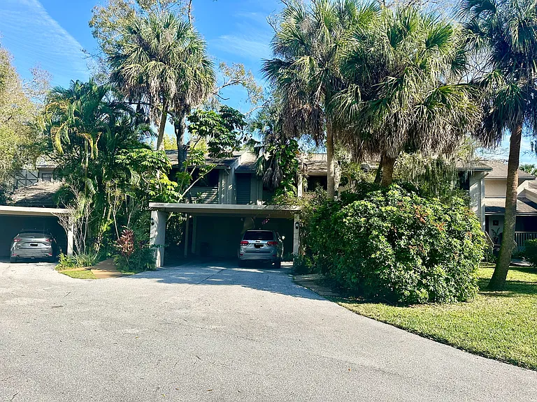 5166 Lancewood Dr — Photo 3
