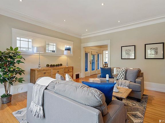4th image of 1088 Ashbury St