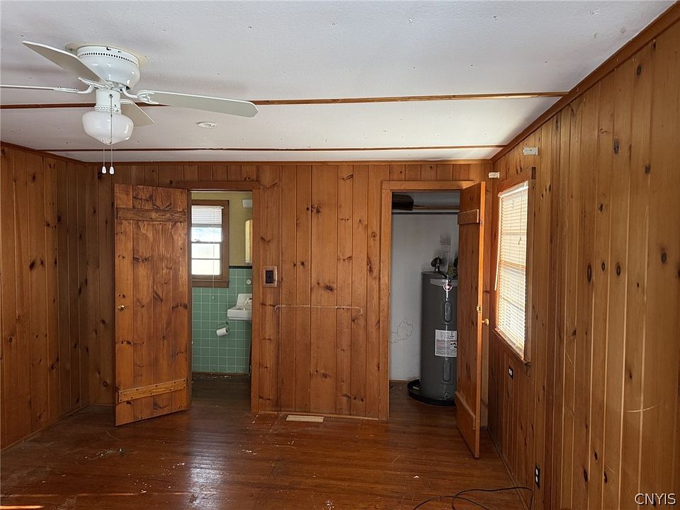 2nd image of 282 Lee St