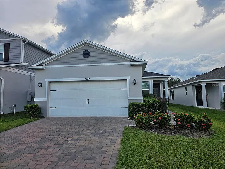 2927 Sanctuary Dr — Photo 3