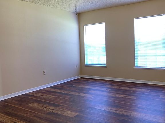 3rd image of 1300 Bladon Ave