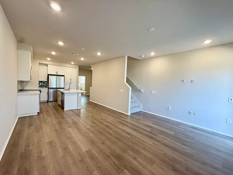 4889 Merida Way — Photo 17