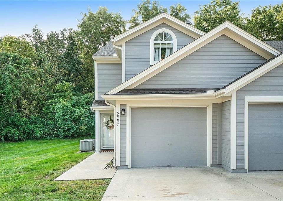 1st image of 5907 NE Moonstone Dr