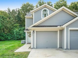 5907 NE Moonstone Dr, Lees Summit, MO 64064