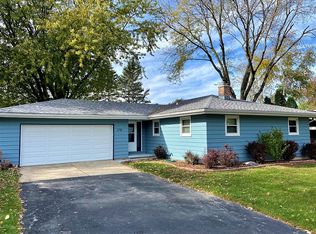 2718 Badger Ln, Madison, WI 53713