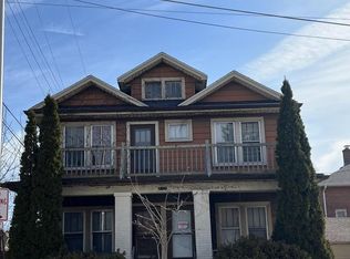 613 16th St, Racine, WI 53403