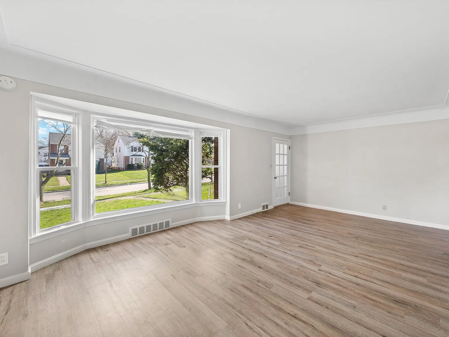 4369 Silsby Rd — Photo 1