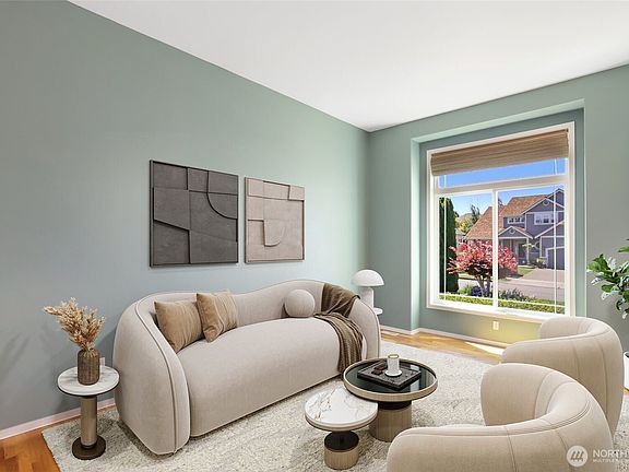 2nd image of 3901 Broadmoor Drive NE