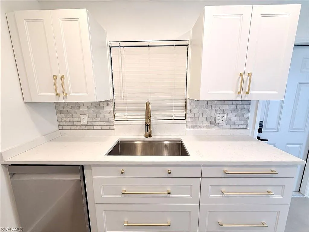3 bed, 3.0 bath, 1167 sqft, $3,495 — Photo 4