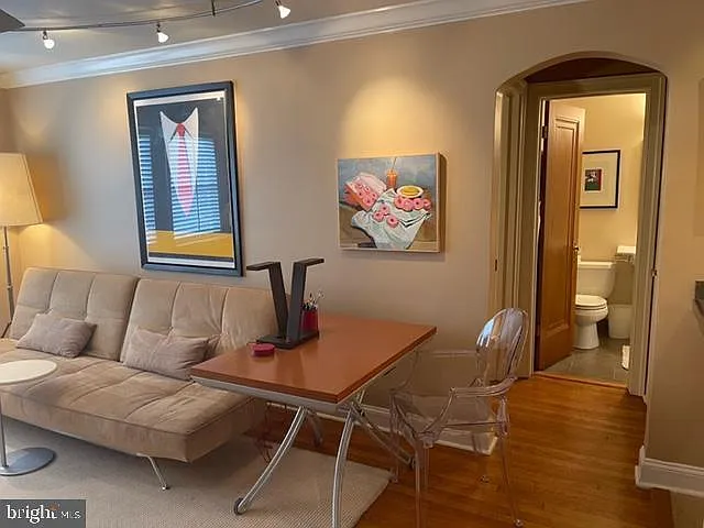 4559 Macarthur Blvd NW #201 — Photo 3