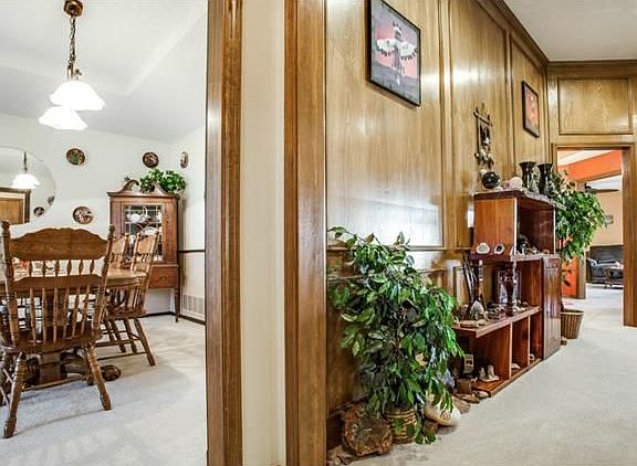 3rd image of 3217 Sugarbush Dr