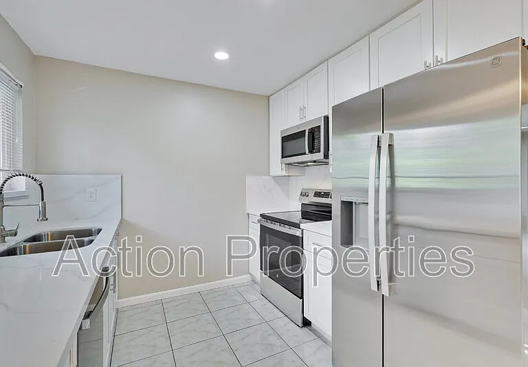 1121 Garfield Ave #4 — Photo 8