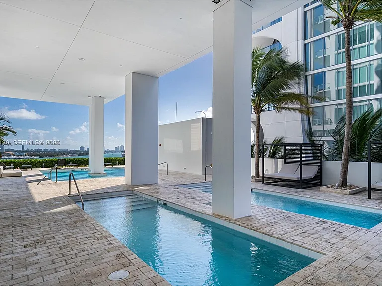 1040 Biscayne Blvd #3802 — Photo 25