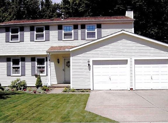 2nd image of 9561 Brayes Manor Dr