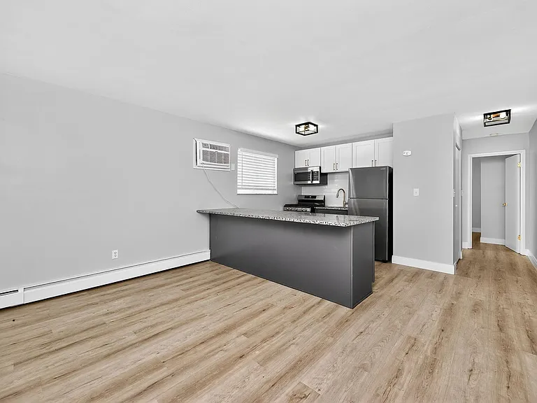 6140 Ridge Ave #7 — Photo 2