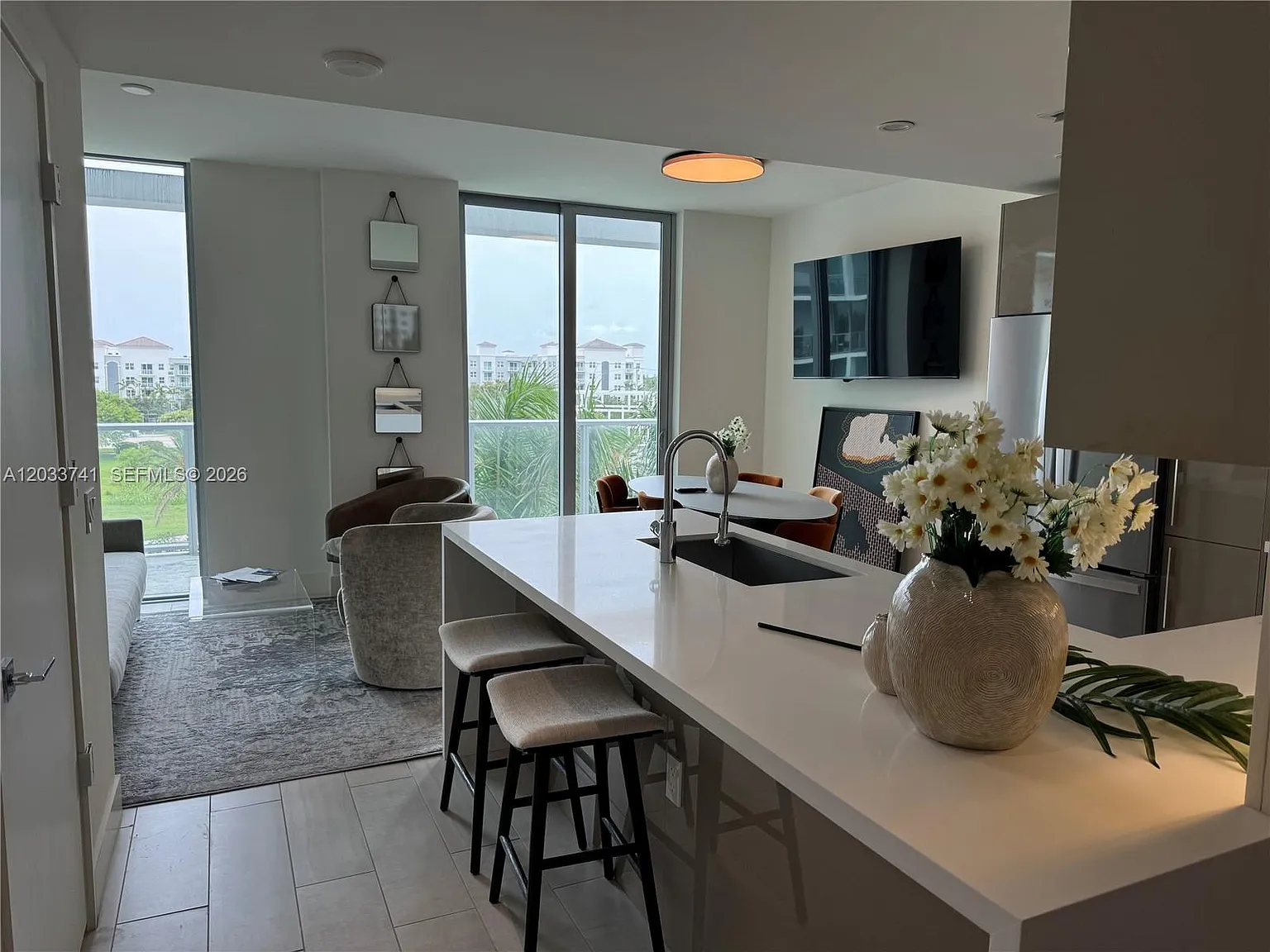 Metropica North Tower One — Photo 1