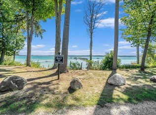 555 Hidden Ridge Dr, Traverse City, MI 49686