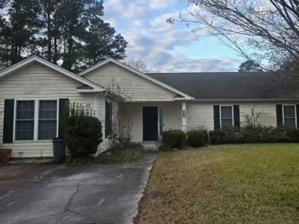 1025 Foscue Dr, Jacksonville, NC 28540