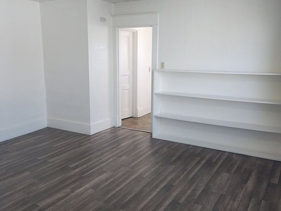 New Floor and paint throughout