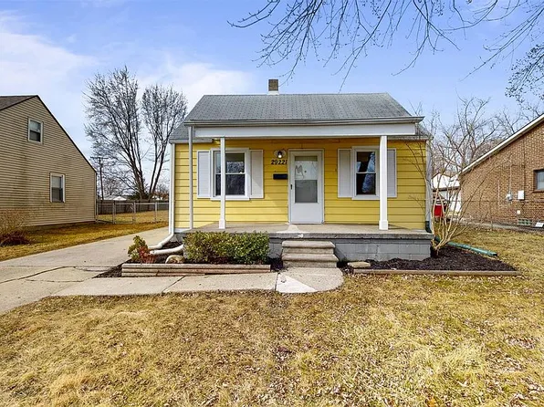 29221 Senator St, Roseville, MI 48066