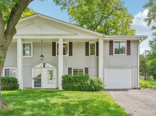 1315 Douglas Dr N, Golden Valley, MN 55422