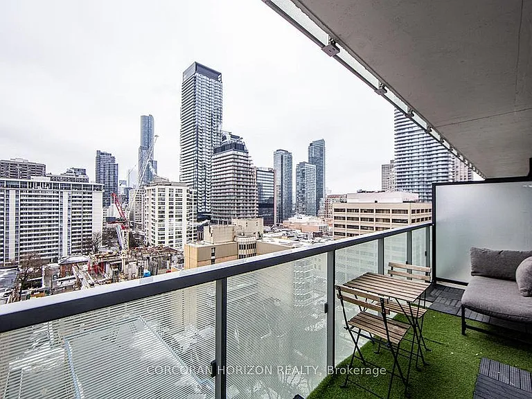 28 Wellesley St E #1104 — Photo 35