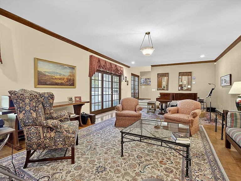 92 Brook Hollow Dr — Photo 24