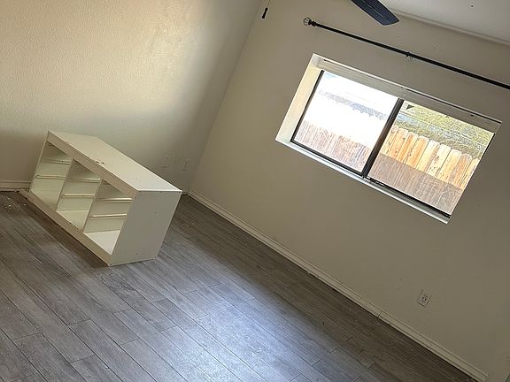 4th image of 5415 Lupine Ave