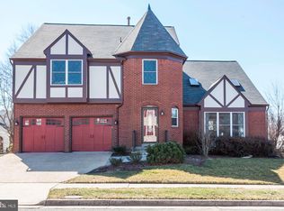 6041 Forest Run Dr, Clifton, VA 20124